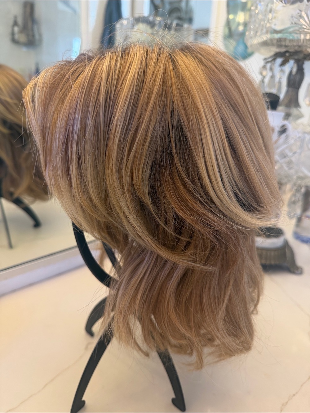 Layered Synthetic Women’s Wig in Warm Blonde